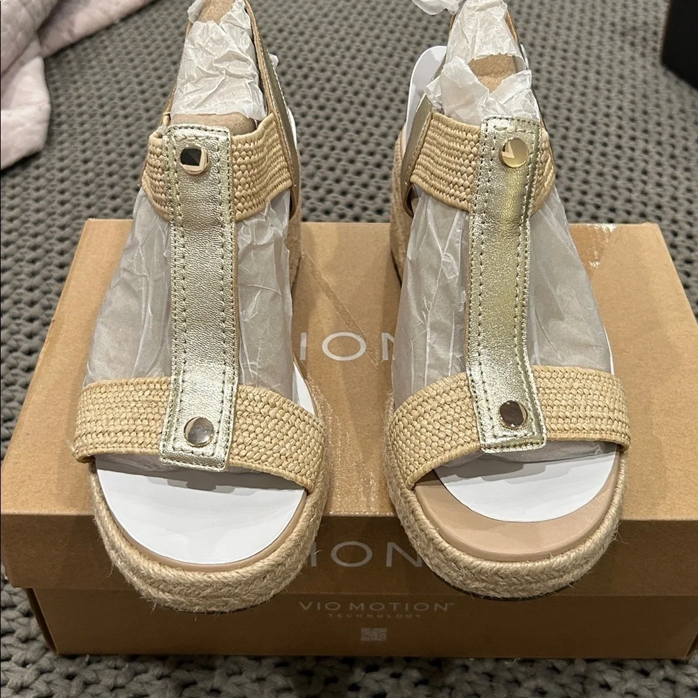 Vionic Calera Gold Wedge 6.5 Wide